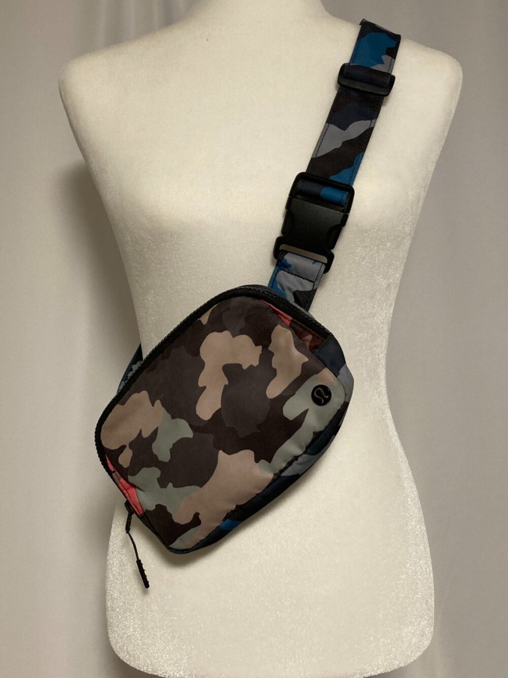 Lululemon Everywhere Belt Bag 1L Heritage 365 Camo Guava Pink Multi Crossbody